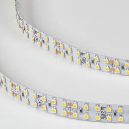 SMD3528 24V LED lentinin diodlarının yaxından görünüşü