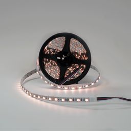 5050 LED lentinin rulonu, isti tonlu işıq saçır