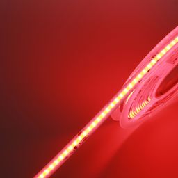 Bobində COB LED lent, qırmızı işıq saçması, diaqonal bucaqdan görünüş