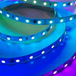 Bobində RGB LED lent, işıq saçması