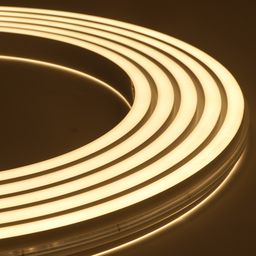 İkiqat neon lent, isti işıq effekti, sarımın yaxın plan görüntüsü