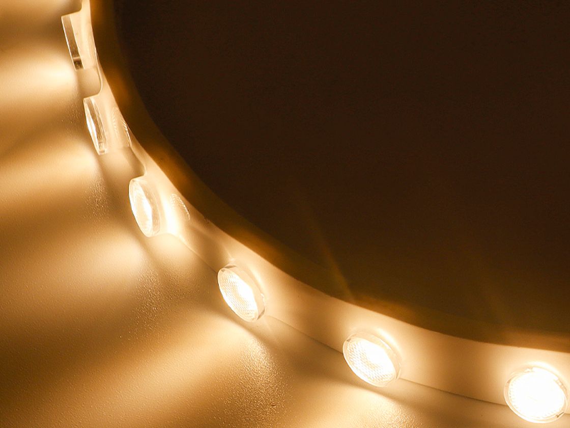 Fokuslayan mini LED lent, isti tonlu işıq, yaxın plan