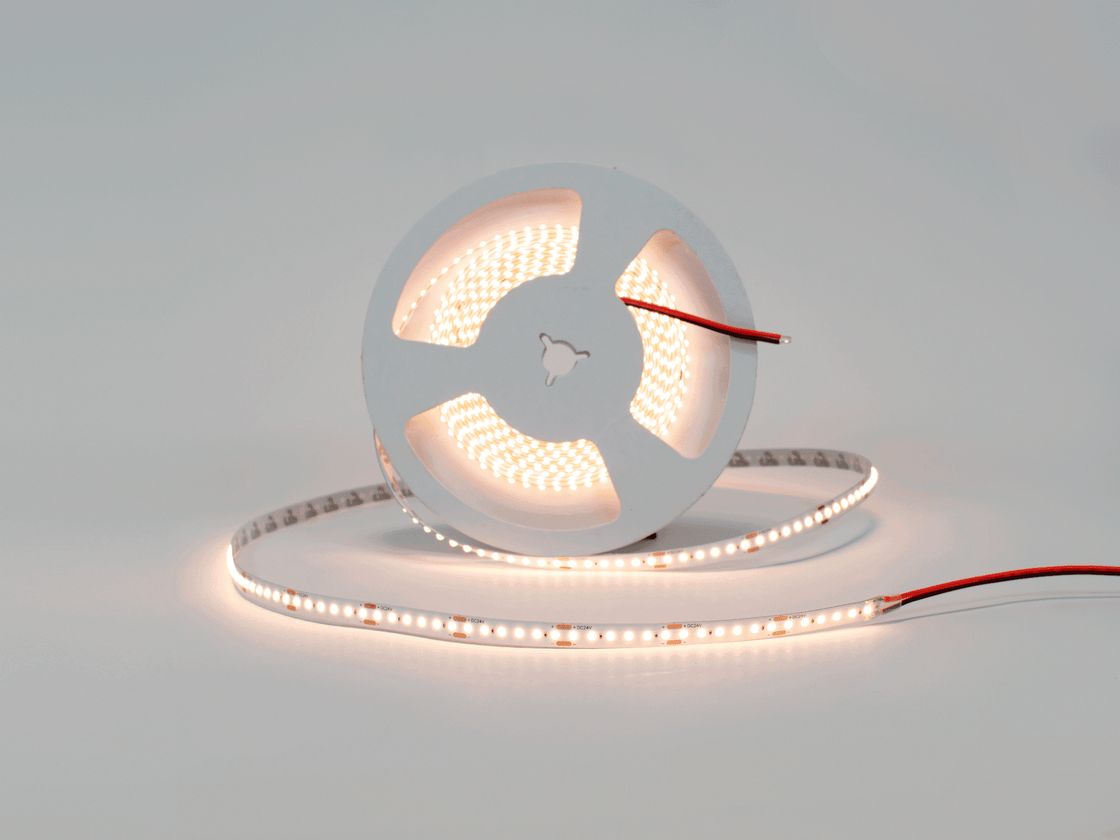 Katuskada LED lent, 3000K isti işıq tonu