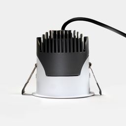 RC daxili quraşdırılan işıqlandırıcı, arxa tərəfdən görünüş, soyutma radiatoru