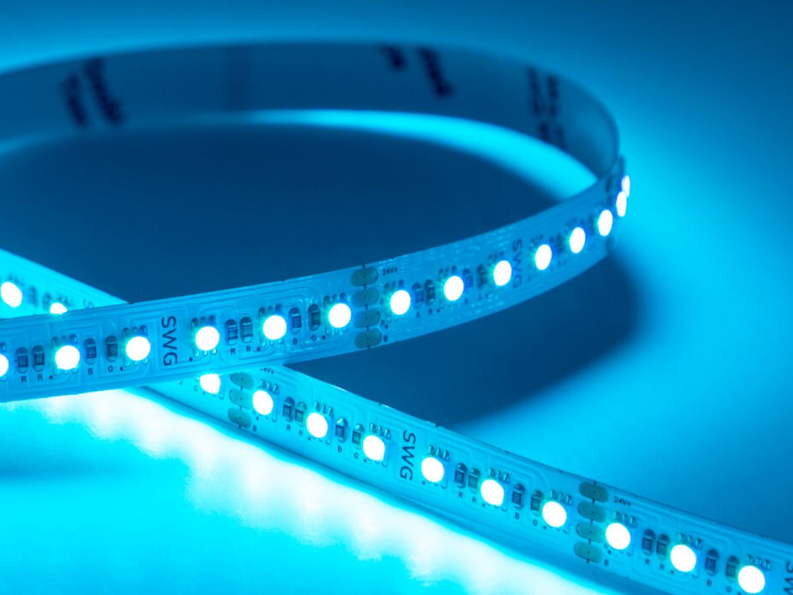 2835 RGB LED lent, mavi rəngdə işıq saçması