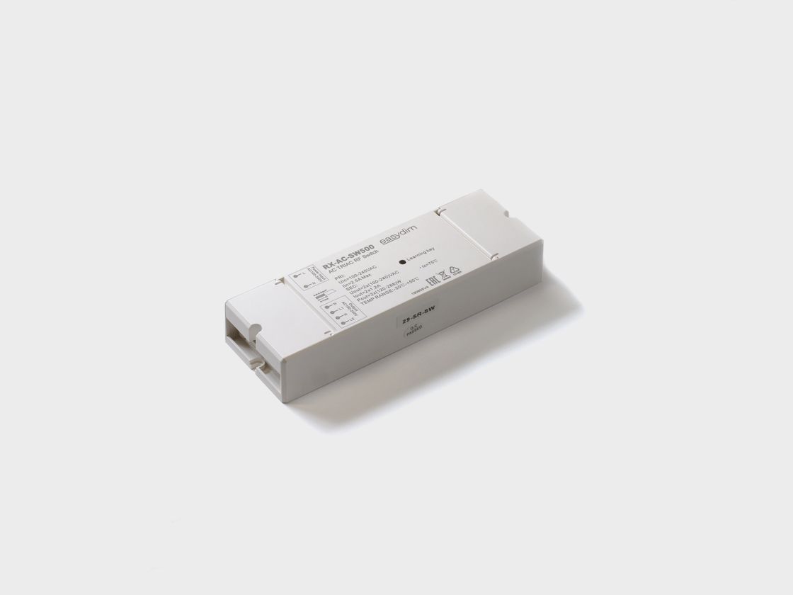 EasyDim RX-AC-SW500 qəbuledicisi, korpusun ümumi görünüşü