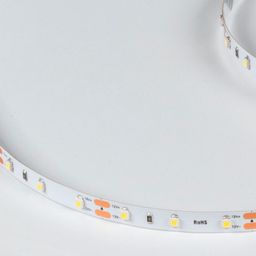 12V işarələnməsi olan SMD 3528 LED lent parçası