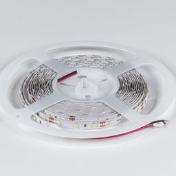 Plastik bobin üzərində LED lent rulonu