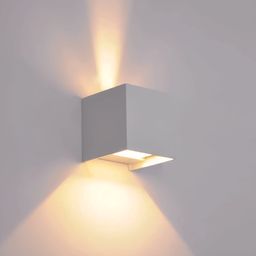 Ağ kub formalı divar işığı, işıq axını yuxarı və aşağı