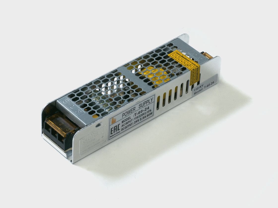 Perforasiyalı korpusda dar formatlı 24V 60W qida bloku