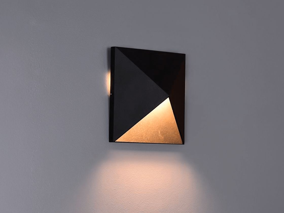 Qara kvadrat formalı divar LED işıqlandırıcısı, isti işıq