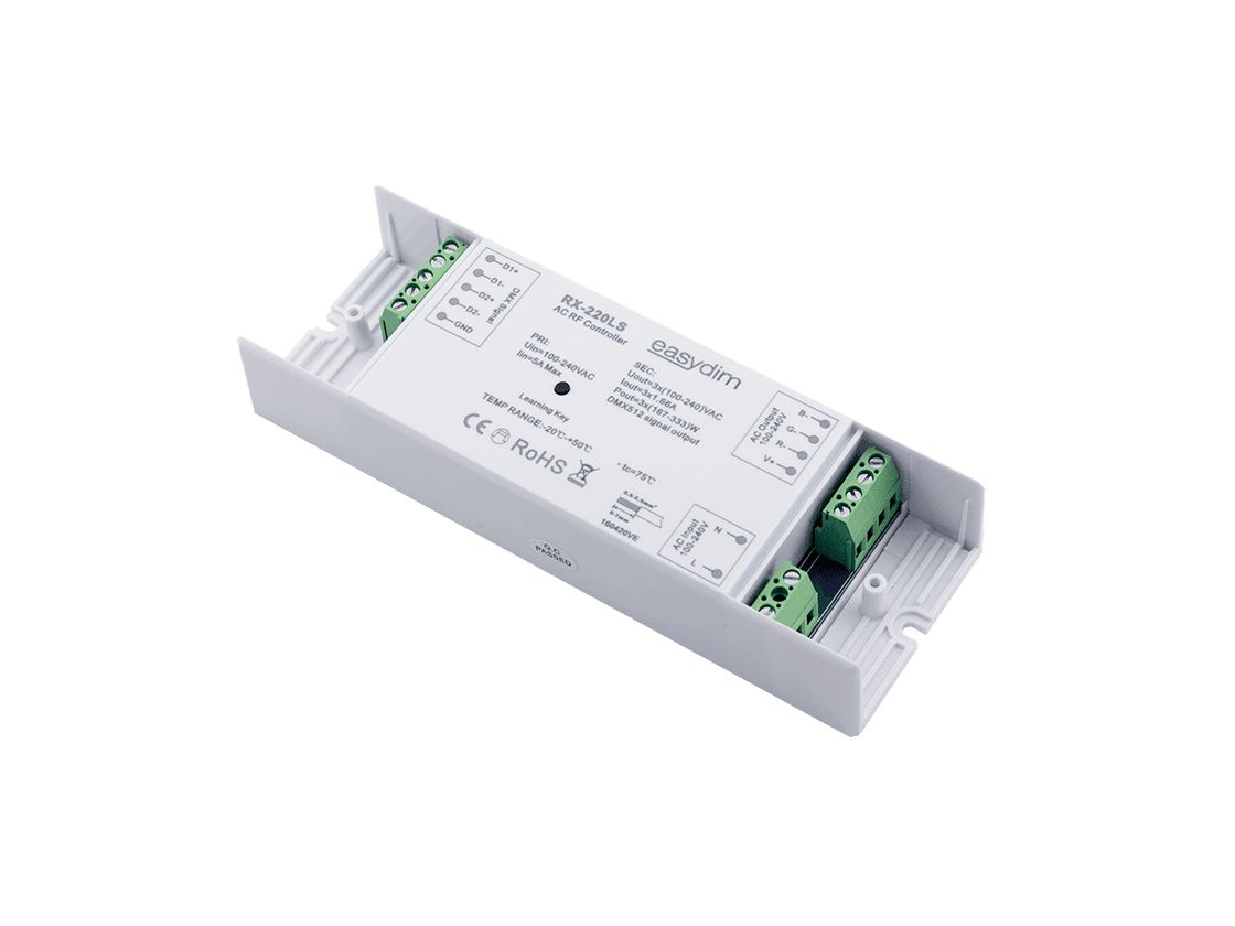 Açıq korpusda RX-220LS, kənarlarda klem kolodkaları
