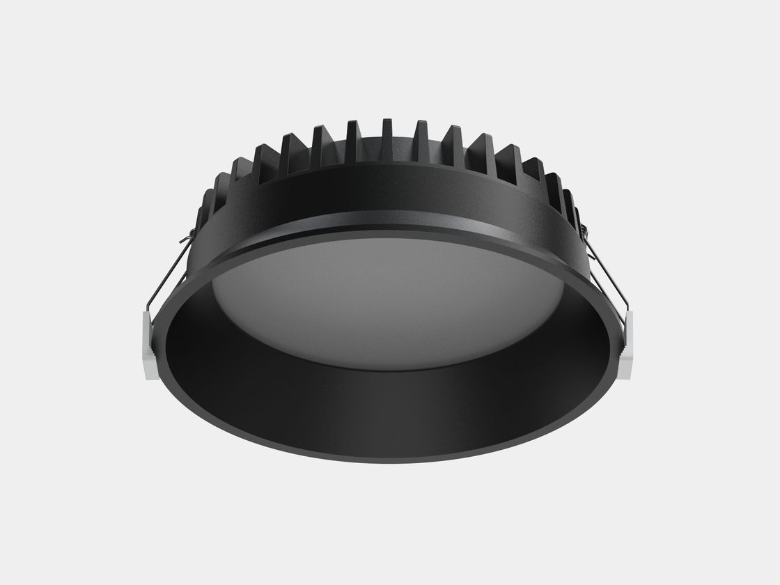 Daxildən quraşdırılan işıqlandırıcı, aşağıdan görünüş: qara korpus və radiator