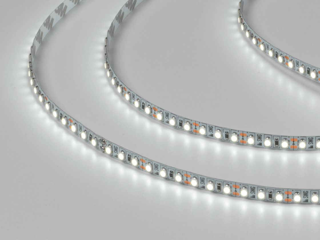 İş prosesində SMD3528 lent, soyuq ağ işıq