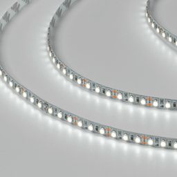 İş prosesində SMD3528 lent, soyuq ağ işıq