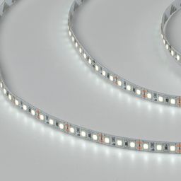 İşlək vəziyyətdə SMD2835 LED lent, soyuq ağ işıq