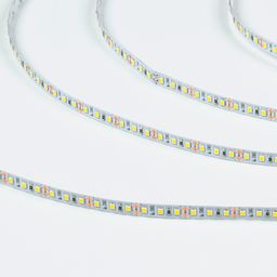 SMD2835 IP20 LED lentinin yaxın planda görüntüsü