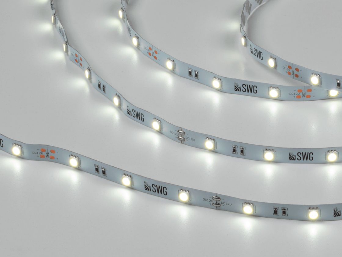 İş prosesində SWG SMD5050 LED lent — soyuq ağ işıq