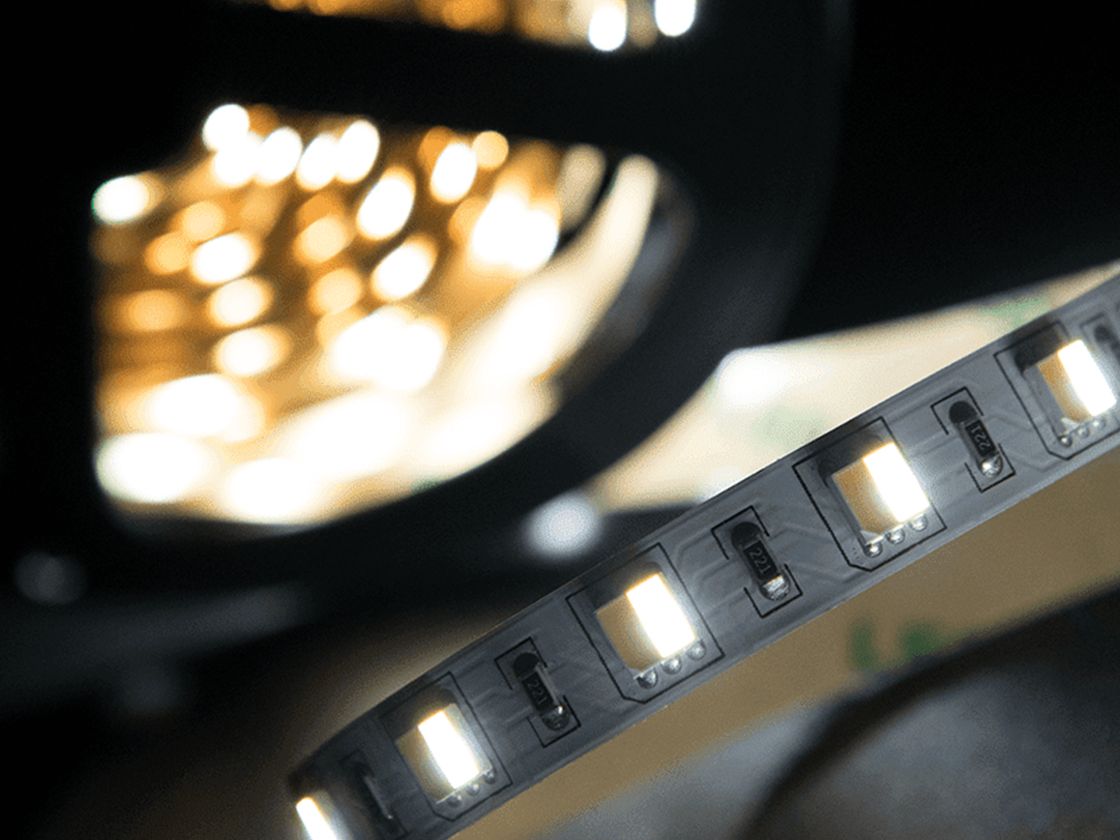 SMD5050 LED lentinin fraqmenti, soyuq ağ işıq