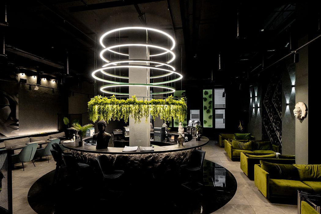 The Cave lounge — həyata keçirilmiş işıqlandırma layihəsi